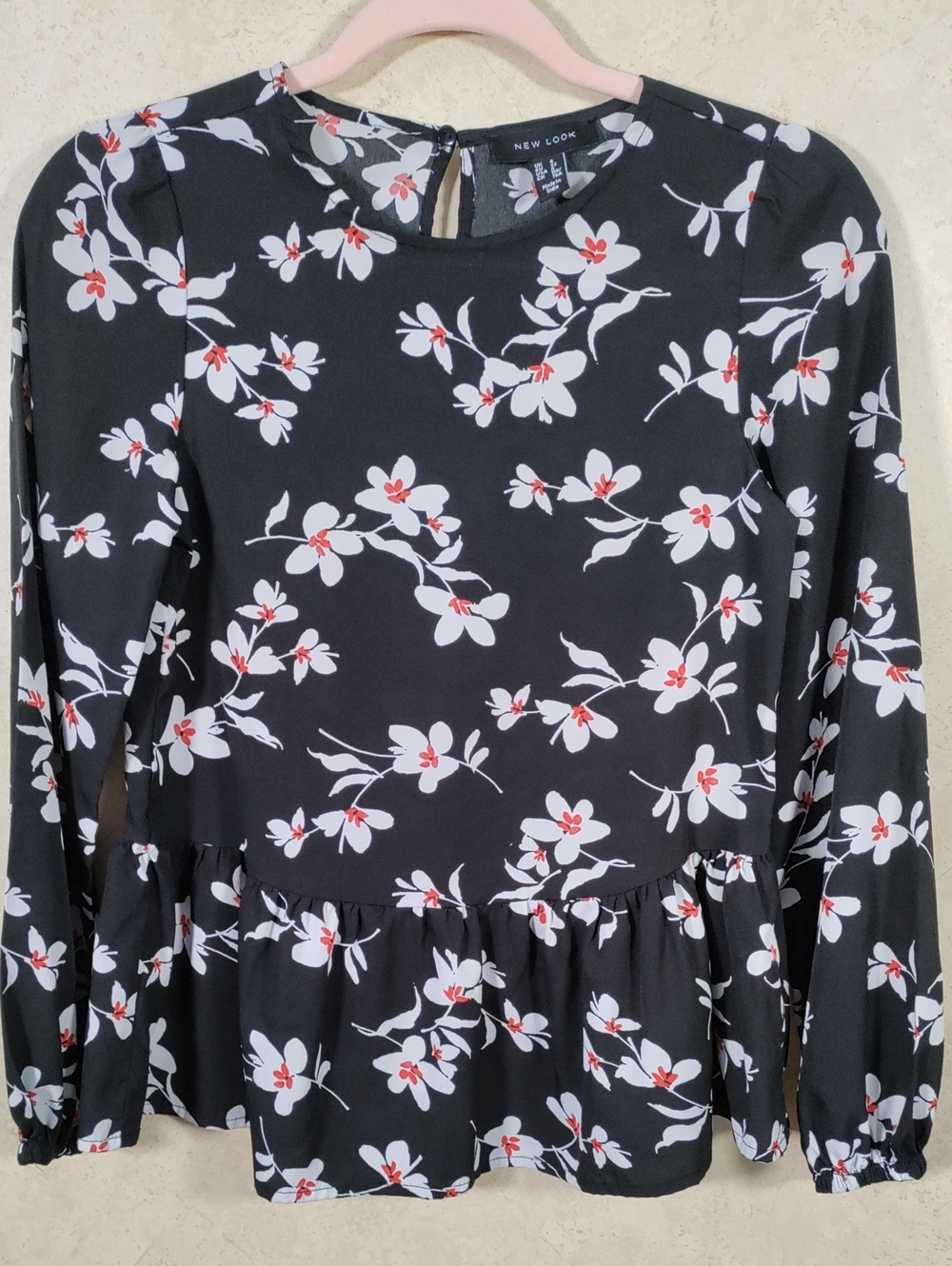 J143 New Look Black, White & Red Blossom Print Ruffle Hem Blouse 0